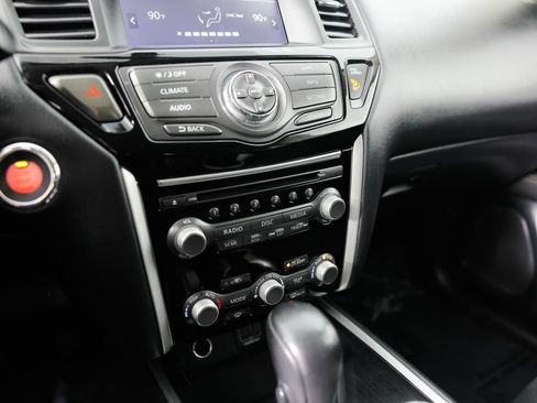 Used 2019 Nissan Pathfinder SV FWD image 26