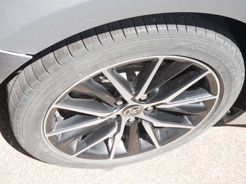 Used 2021 Toyota Camry SE FWD image 5