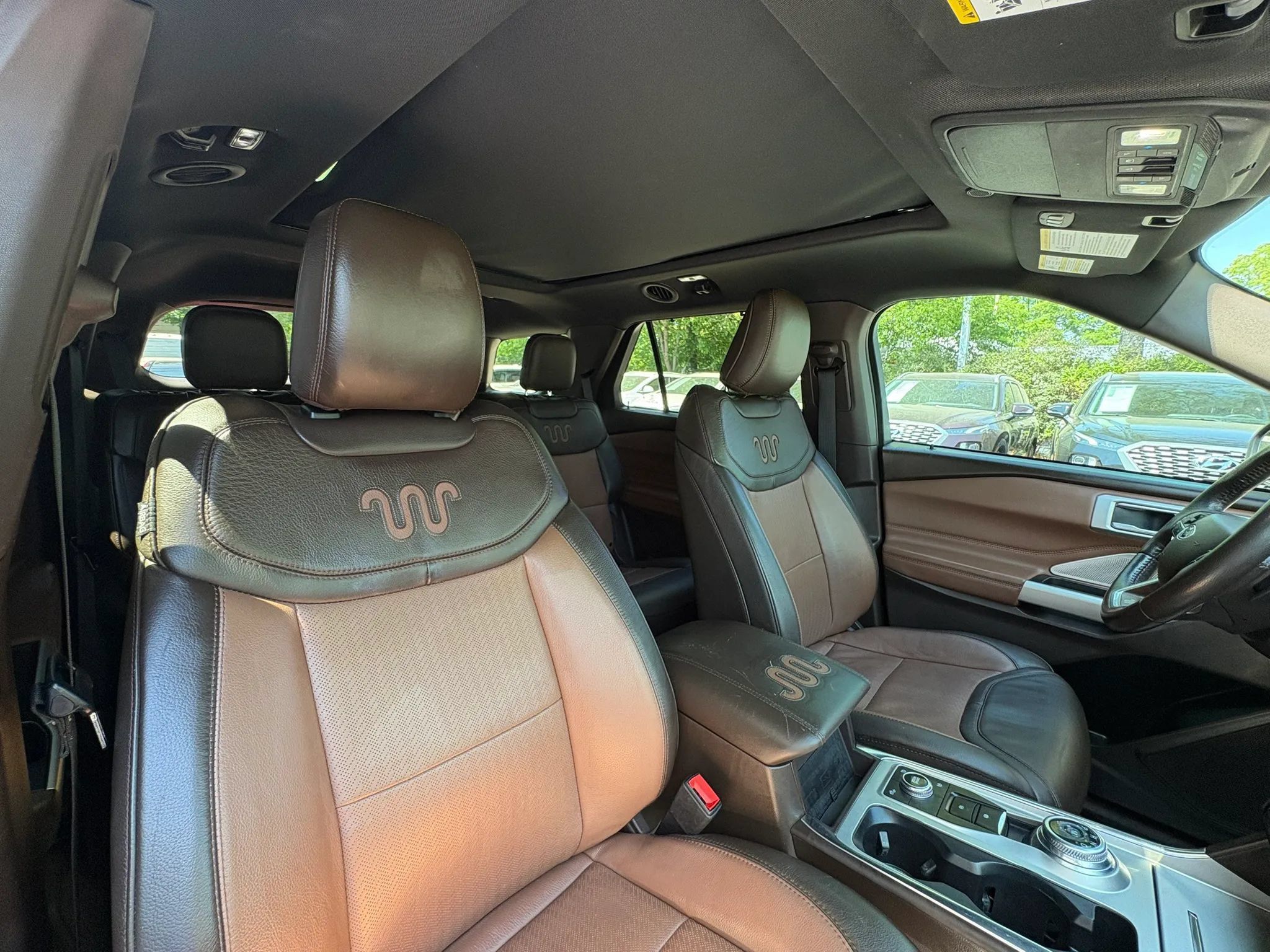 Used 2021 Ford Explorer King Ranch w/ Premium Technology Package AWD/4WD image 8