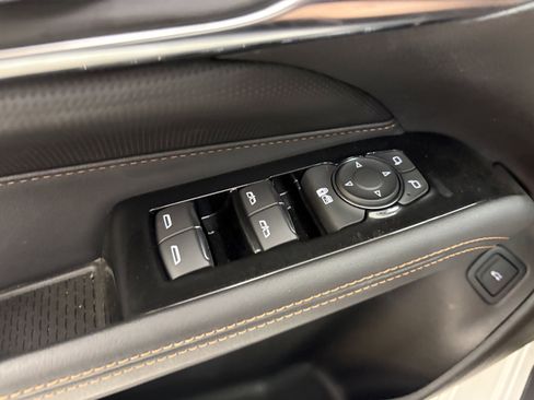 Used 2025 Cadillac CT4 Sport RWD image 27