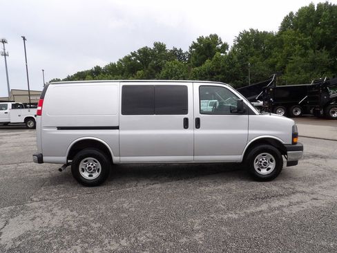 Used 2023 GMC Savana 2500 w/ Driver Convenience Package RWD image 9