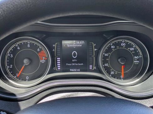 Used 2020 Jeep Cherokee Latitude AWD/4WD image 11