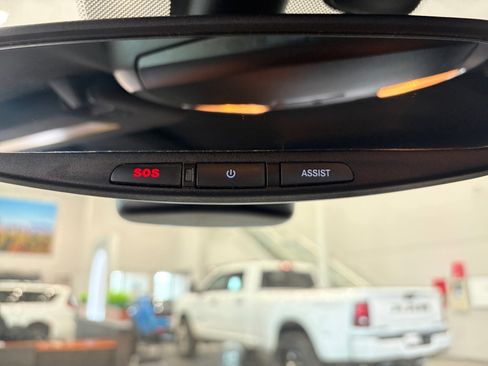 Used 2022 Jeep Grand Cherokee Limited AWD/4WD image 19