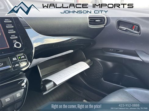 Used 2020 Toyota Prius XLE image 22