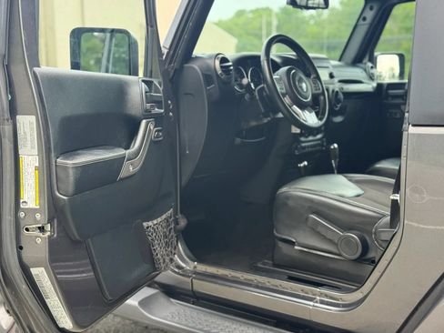 Used 2017 Jeep Wrangler Sport AWD/4WD image 11