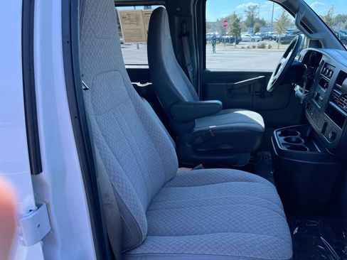 Used 2018 Chevrolet Express 3500 LT w/ LT Preferred Equipment Group image 30