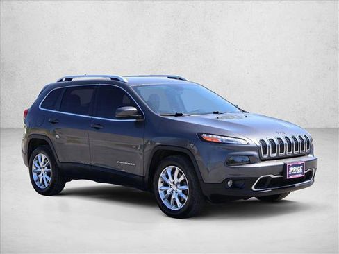 Used 2017 Jeep Cherokee Limited AWD/4WD image 3