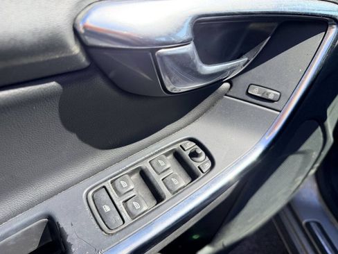 Used 2013 Volvo S60 T5 AWD/4WD image 8