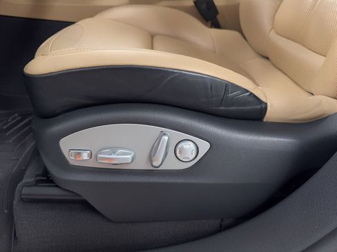 Used 2018 Porsche Cayenne AWD image 16