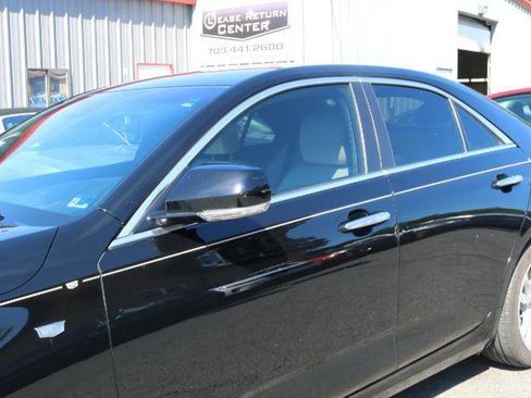 Used 2024 Cadillac CT4 Luxury RWD image 3