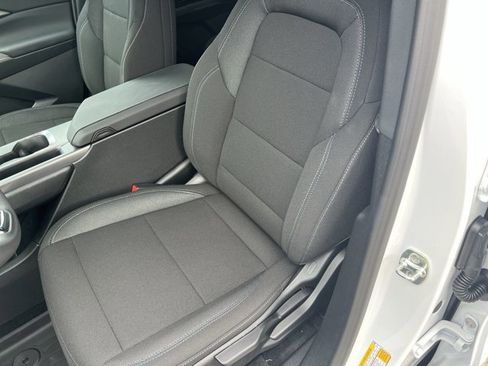 New 2026 Chevrolet Equinox EV LT image 20