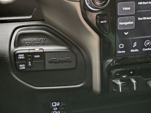 Used 2024 RAM 2500 Laramie AWD/4WD image 35