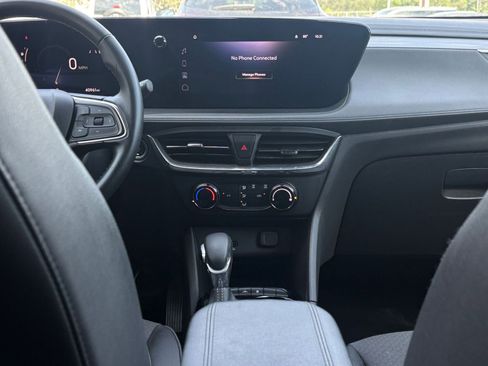 Used 2025 Buick Encore GX Preferred FWD image 17