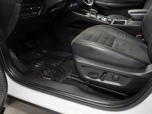 Used 2023 Mitsubishi Outlander SE image 43