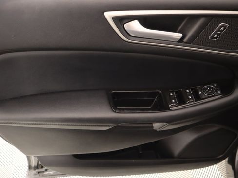 Used 2020 Ford Edge SEL image 16