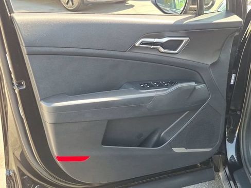 Used 2026 Kia Sportage LX FWD image 12