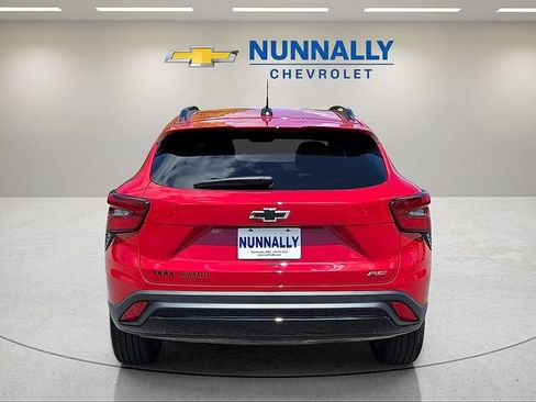 Used 2026 Chevrolet Trax RS FWD image 4