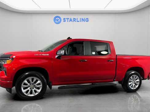 Used 2025 Chevrolet Silverado 1500 Custom RWD image 2