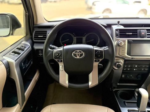 Used 2017 Toyota 4Runner Limited AWD/4WD image 18