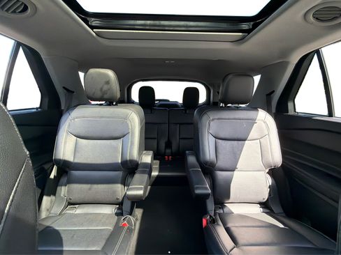 Used 2023 Ford Explorer Limited AWD/4WD image 46