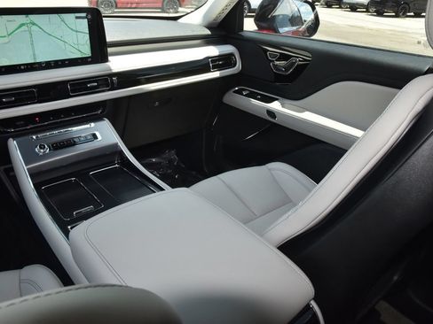 New 2026 Lincoln Aviator 2WD image 18