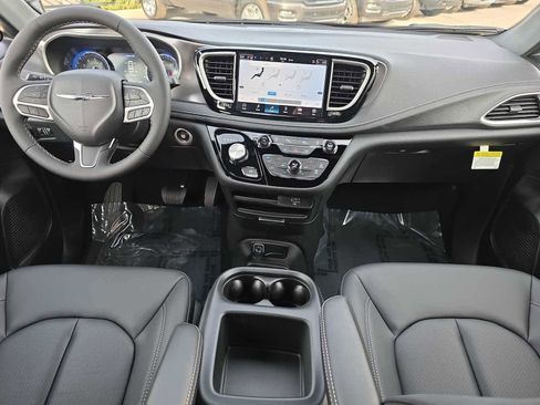 New 2026 Chrysler Pacifica Select AWD/4WD image 33