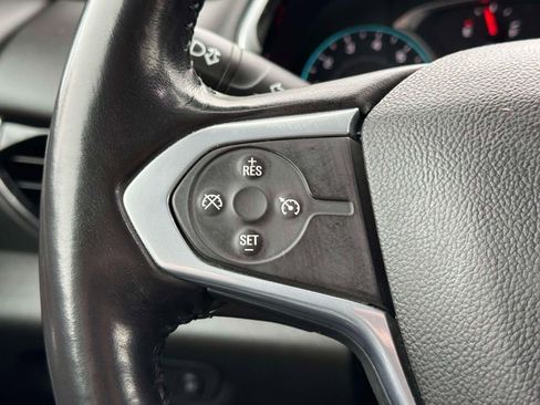 Used 2021 Chevrolet Traverse LT image 21