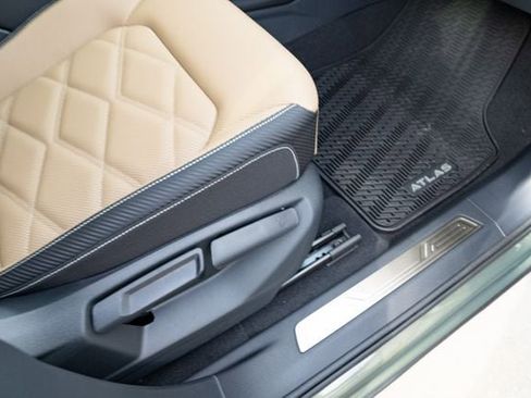 New 2026 Volkswagen Atlas Cross Sport SE image 44