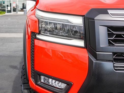 New 2025 Nissan Frontier PRO-4X w/ Black Accent Package AWD/4WD image 5
