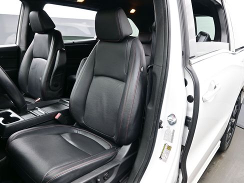 Used 2023 Honda Odyssey Sport image 12