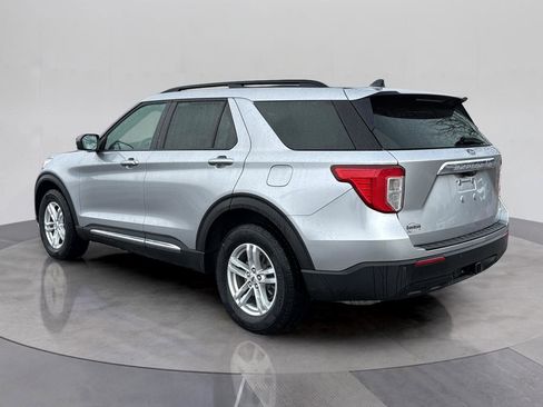 Certified 2022 Ford Explorer XLT w/ Class IV Trailer Tow Package image 3