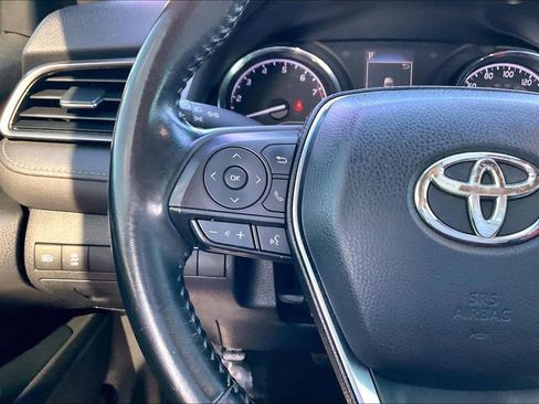 Used 2020 Toyota Camry SE image 10