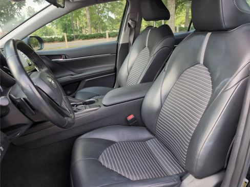 Used 2024 Toyota Camry SE FWD image 17