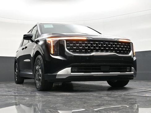 Used 2025 Kia Carnival SX image 27