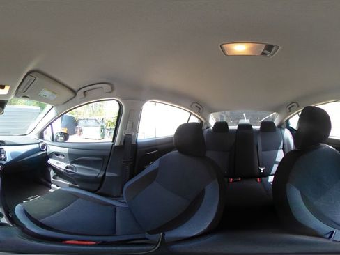 Used 2025 Nissan Versa SV image 37