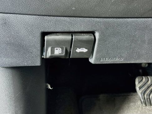 Used 2023 Nissan Kicks SV FWD image 10