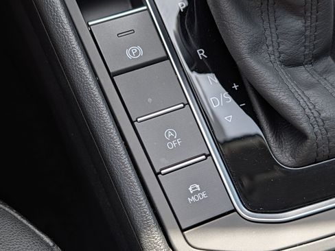 Used 2019 Volkswagen Jetta SEL Premium FWD image 32