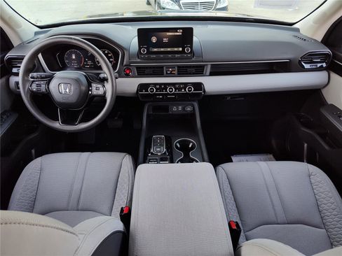 Used 2023 Honda Pilot LX image 19