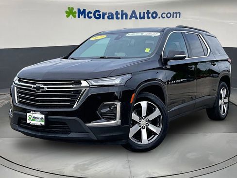 Used 2023 Chevrolet Traverse LT w/ LT Premium Package AWD/4WD image 3