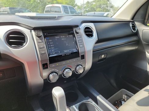 Used 2017 Toyota Tundra SR5 w/ SR5 Upgrade Package RWD image 21