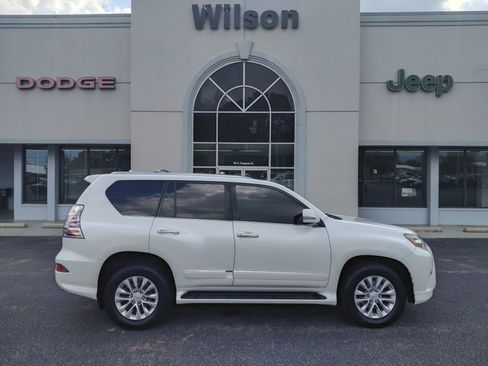 Used 2014 Lexus GX 460 image 1