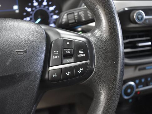 Used 2020 Ford Escape SE image 17