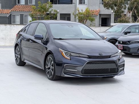 Used 2022 Toyota Corolla SE w/ SE Premium Package FWD image 3