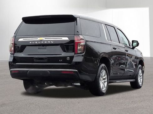 Used 2024 Chevrolet Suburban LT image 5
