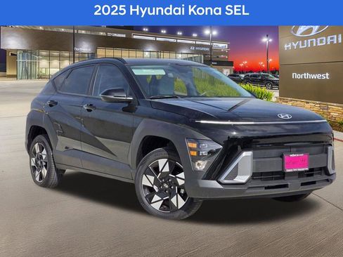 Certified 2025 Hyundai Kona SEL AWD/4WD image 1