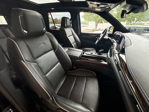 Certified 2022 Cadillac Escalade Premium Luxury AWD/4WD image 29