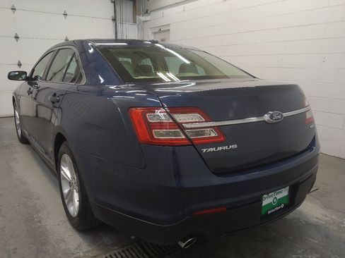 Used 2017 Ford Taurus SE FWD image 5