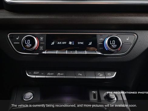 Used 2024 Audi Q5 2.0T Premium w/ Convenience Package image 23