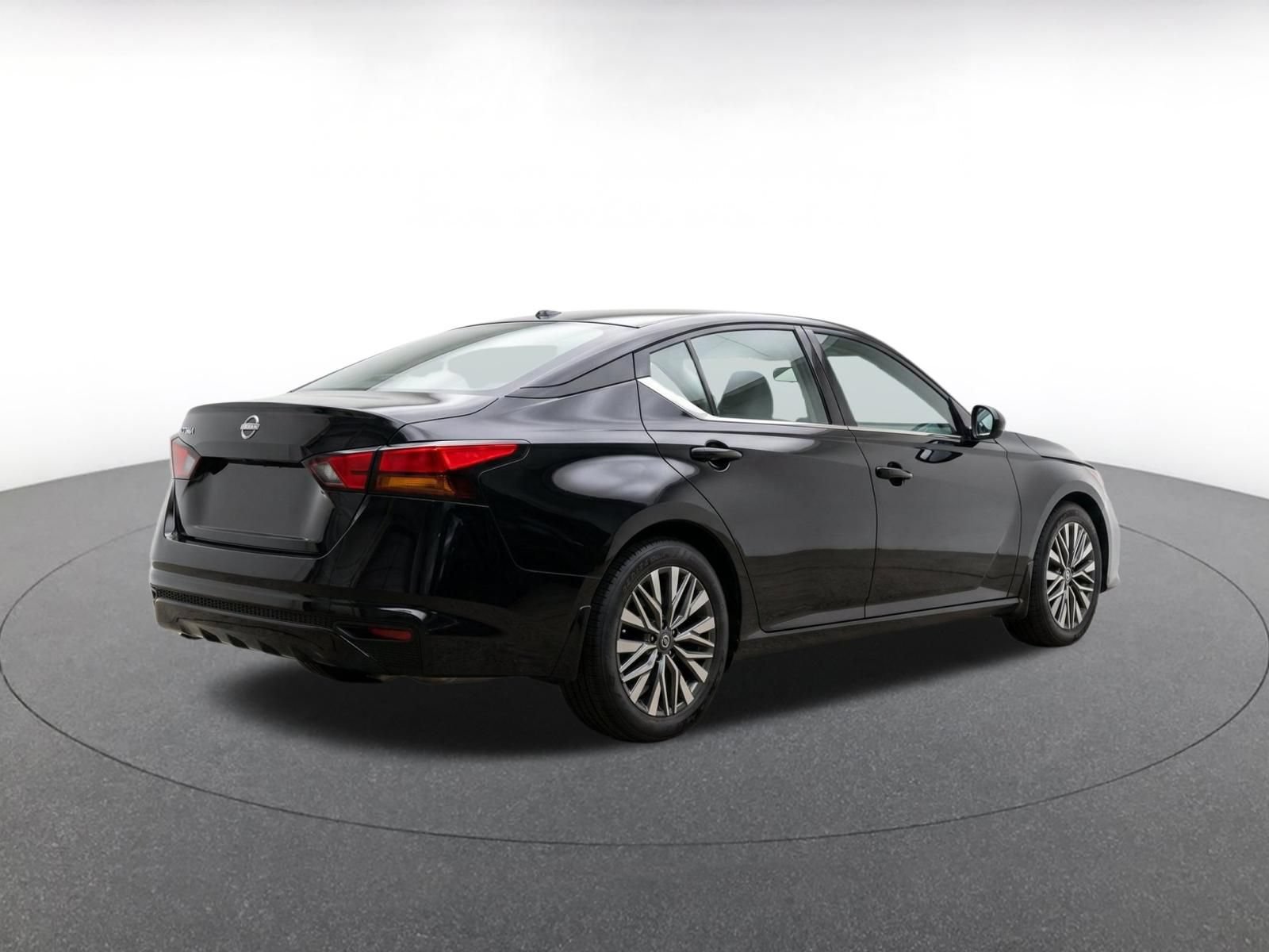 Used 2026 Nissan Altima 2.5 SV FWD image 8