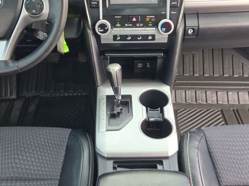 Used 2012 Toyota Camry SE FWD image 17